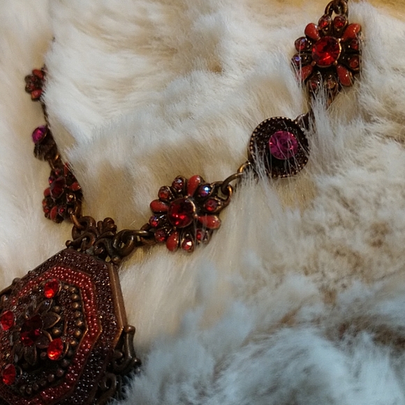 Bronze tone red jeweled Victorian drop necklace - Picture 3 of 8